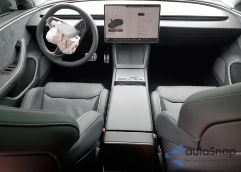 2025 Tesla Model 3 z USA, uszkodzony, nr VIN 5YJ3E1ET2SF063273